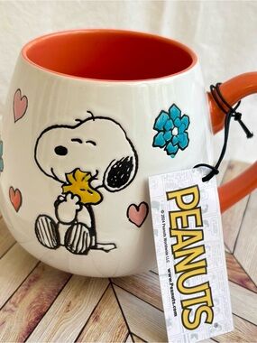 Peanuts Snoopy Ceramic Mug - White Exterior with Orange Interior & Handle